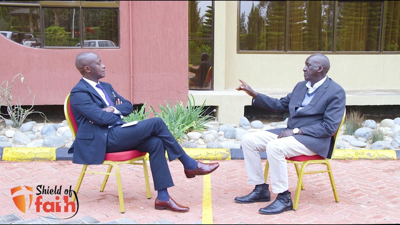 Он по-прежнему тот же Бог, который дал нам возможность ходить во свете и побеждать грех.