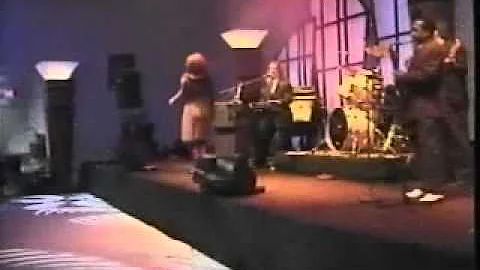 LIVE: Cynthia Manley Band - "Chain Of Fools"
