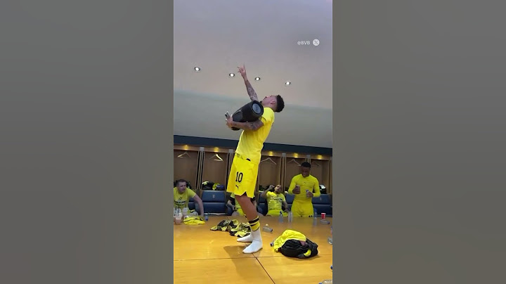 Sancho leads Dortmund's Champions League semi-final celebrations 🎶