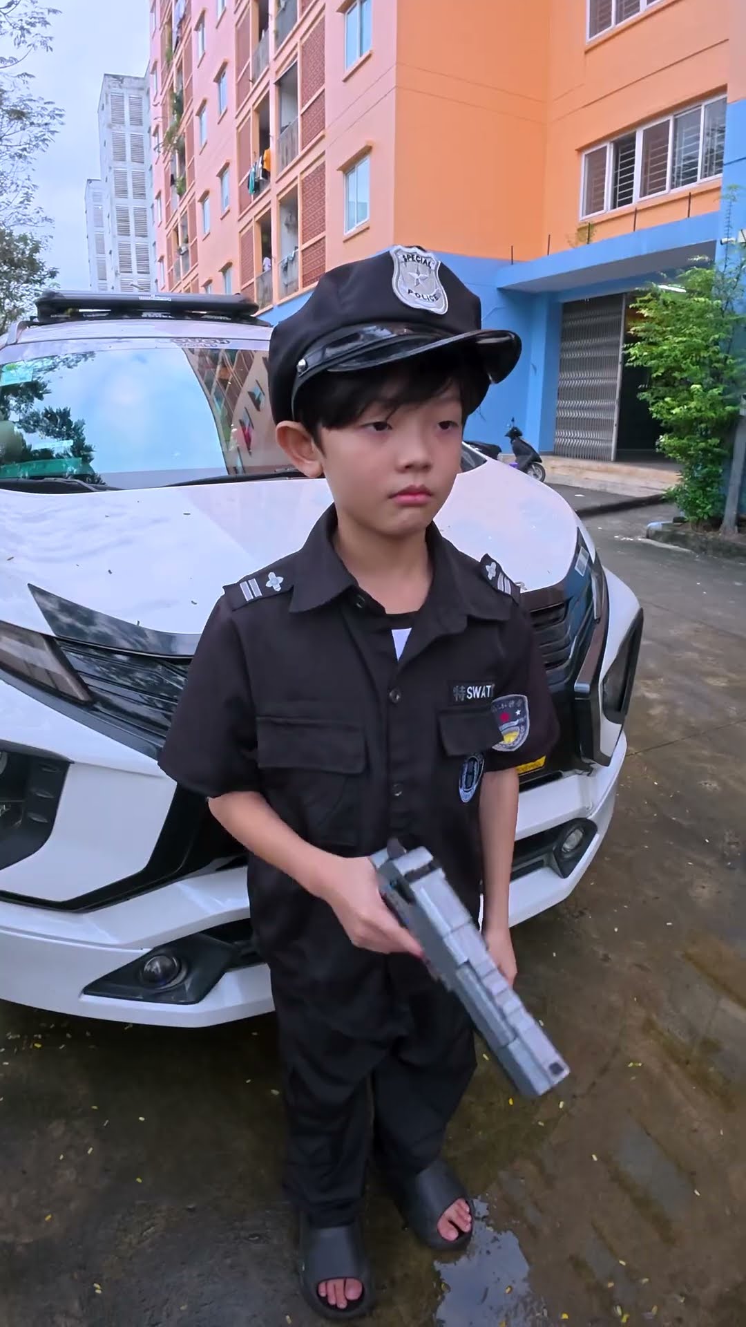ACC - Cô Bé Hy Sinh Để Bảo Vệ Người Bạn || The Little Girl Who To Protect The One She friend .