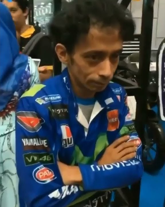 Rossi pas masih ngisi bensin eceran #Shorts #MoodBekasi