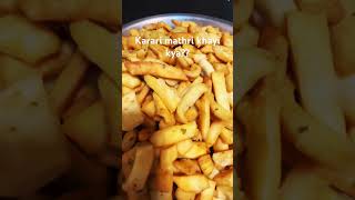 Karari mathari khayi kya  shortvideo cookingvideo foodrecipe mathri youtubeshorts