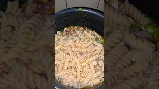 අපේ විදිහට chikan පාස්ටා සැරට??? trendingshorts srilankanfoodrecipes chikan pasta