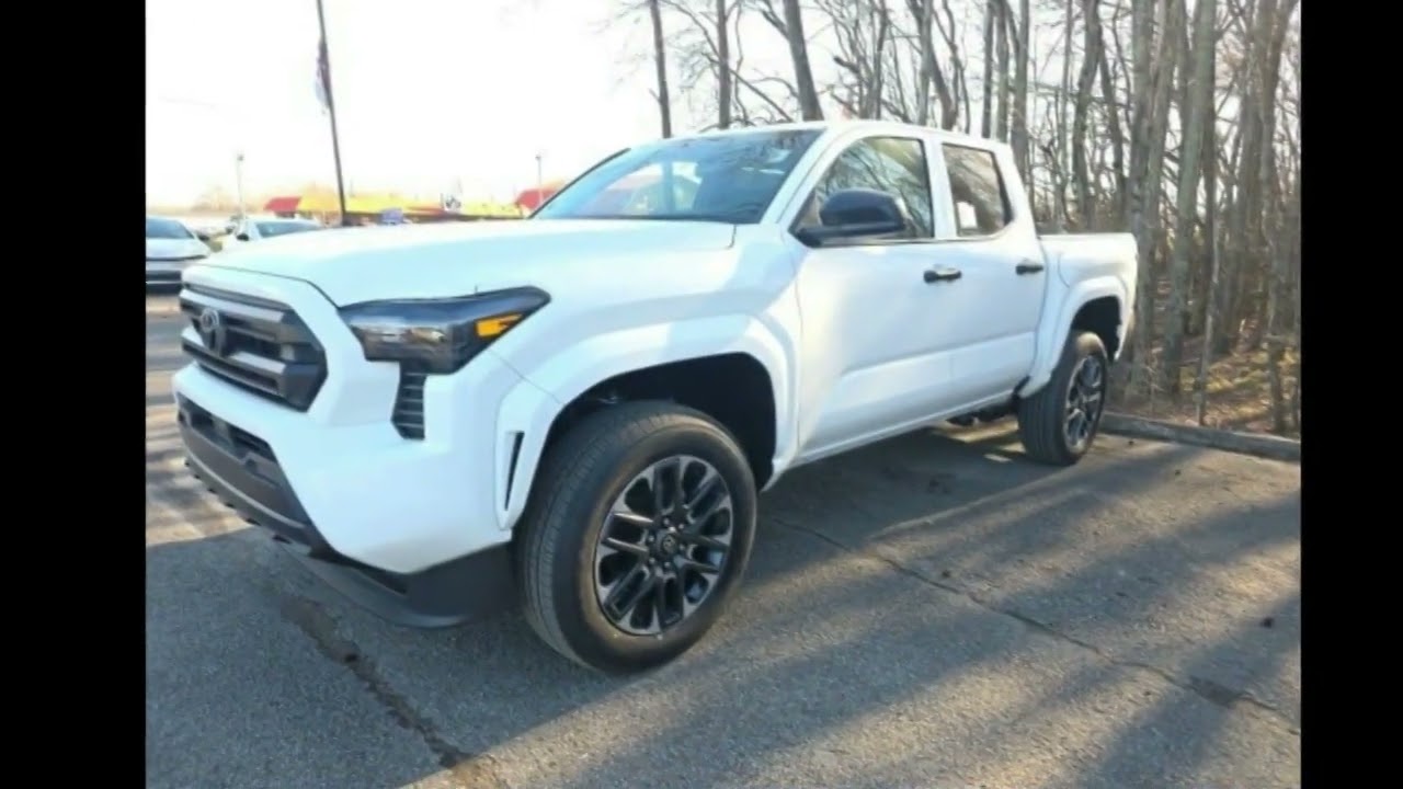 2026 Toyota Tacoma SR - Paris TN