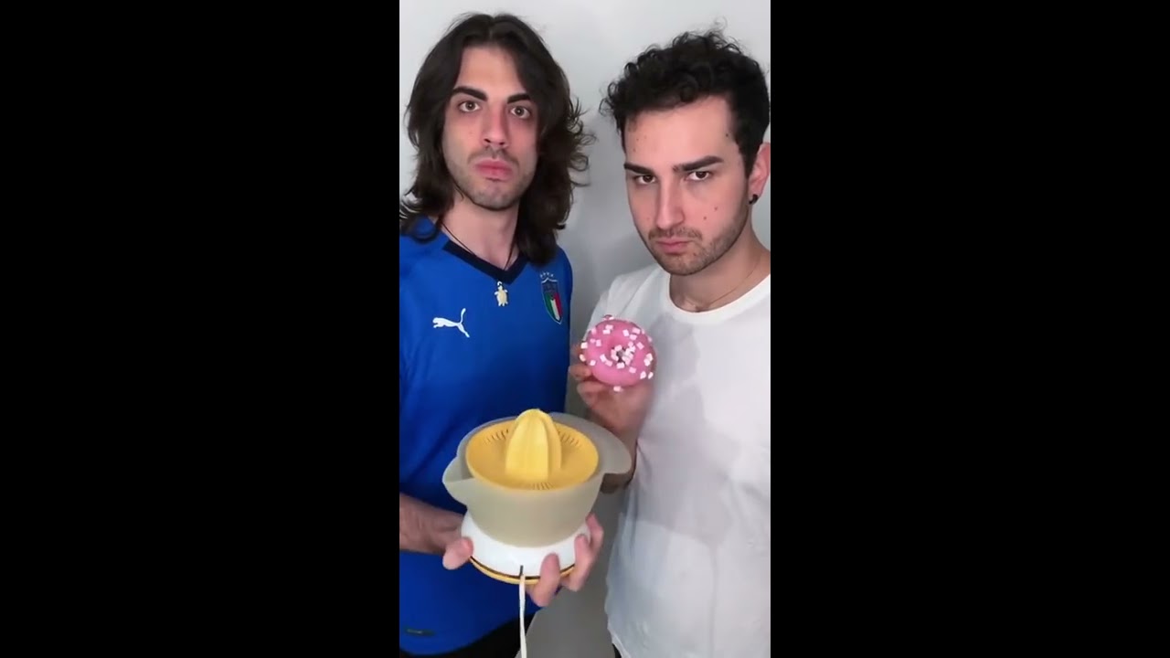 ITALY VS USA Food Face Off Shorts