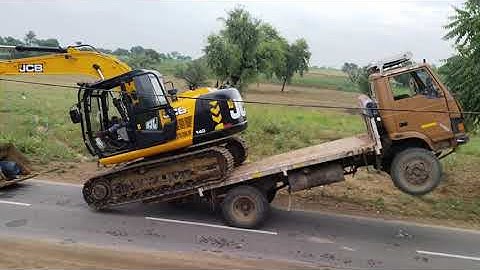 JCB 140 NXT Unloading