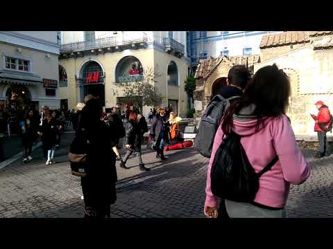 Ameizing Street Musician (Athens Greece) Toxic With Contrabass Loop