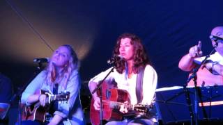 Miniatura de vídeo de "Amy Grant Cry A River 2015"