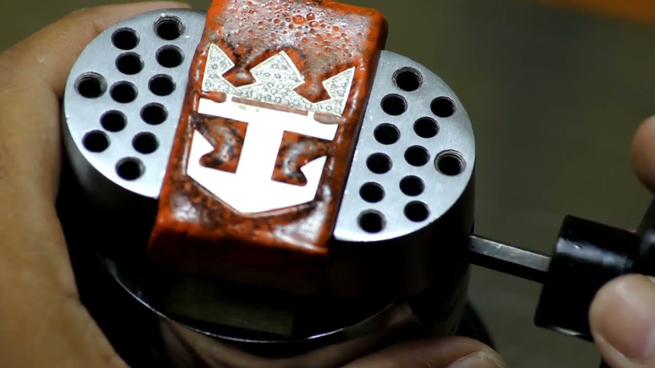 Cruise ship logo brooch pin