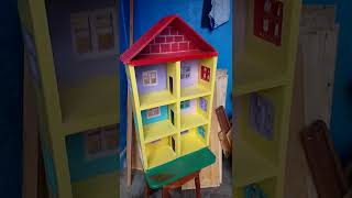 Casinha Da Peppa Feita Em Paletes E Pintado.