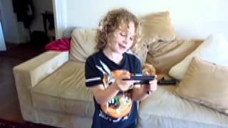 6 year old plays Wake Up World for Rosh Hashanah