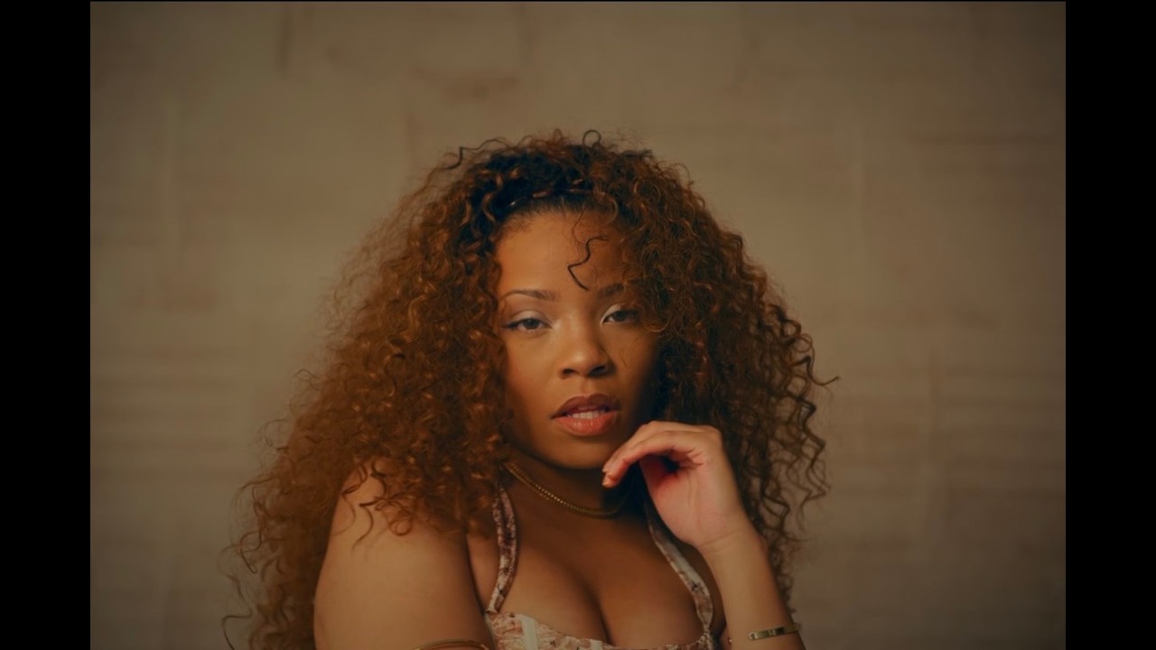 在 YouTube 上觀看「Erynn Monae - Floating (Official Music Video)」 在 YouTube 上觀看「Erynn Monae - Floating (Official Music Video)」