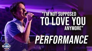 Bryan White Performs POWERFUL Hit "I'm Not Supposed To Love You Anymore" | Jukebox | Huckabee