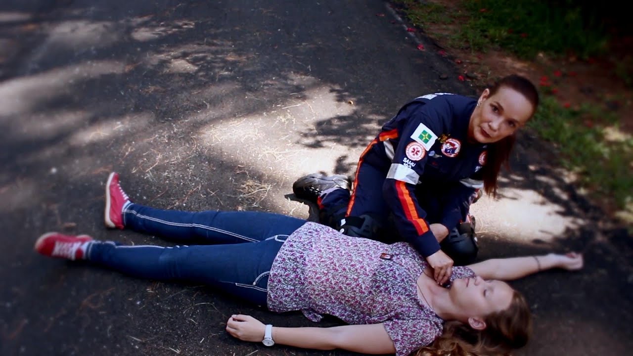 Como fazer ressuscitação cardiopulmonar (cpr) em adultos?