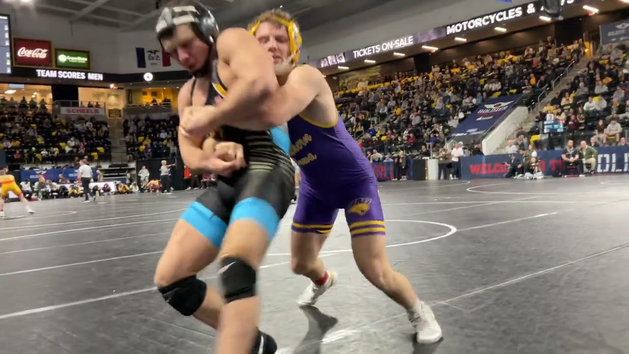 Conner Thorpe (UNI) vs. Miguel Estrada (Iowa)