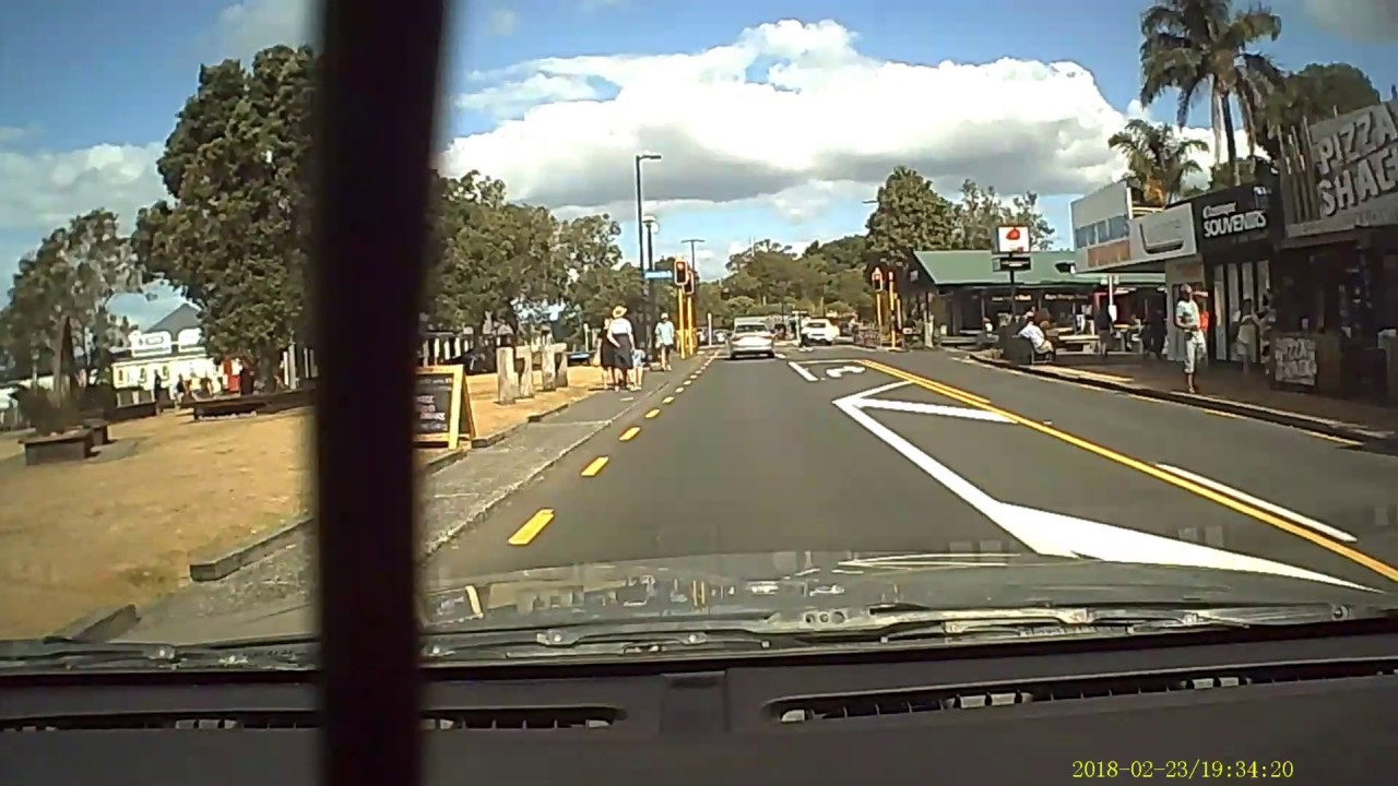 Red Light Runner Filmed on Dash Cam - YouTube