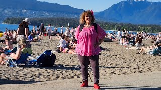 At Kitsilano Beach ⛱,  Vancouver, BC.  على شاطئ   كيتسيلانو بفانكوفر كندا