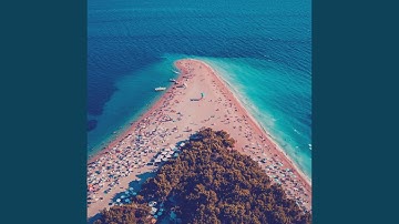 Pulsating Backdrops for Vacations