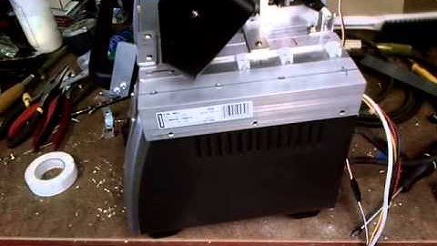 Using a servo to open a toaster reflow oven (ControLeo2)