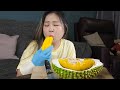 Korean girl Falls In Love With Durian in Malaysia | 두리안 중독..?