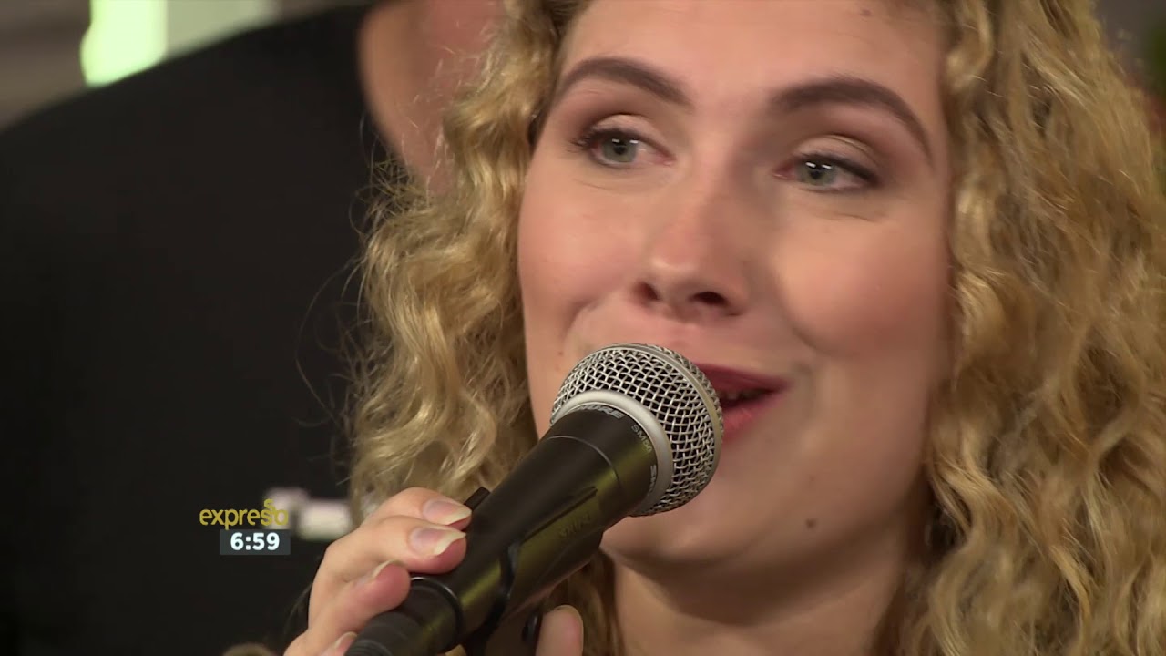 entertainment weekly ซับไทย Frances Clare Band Performs “Overboard”