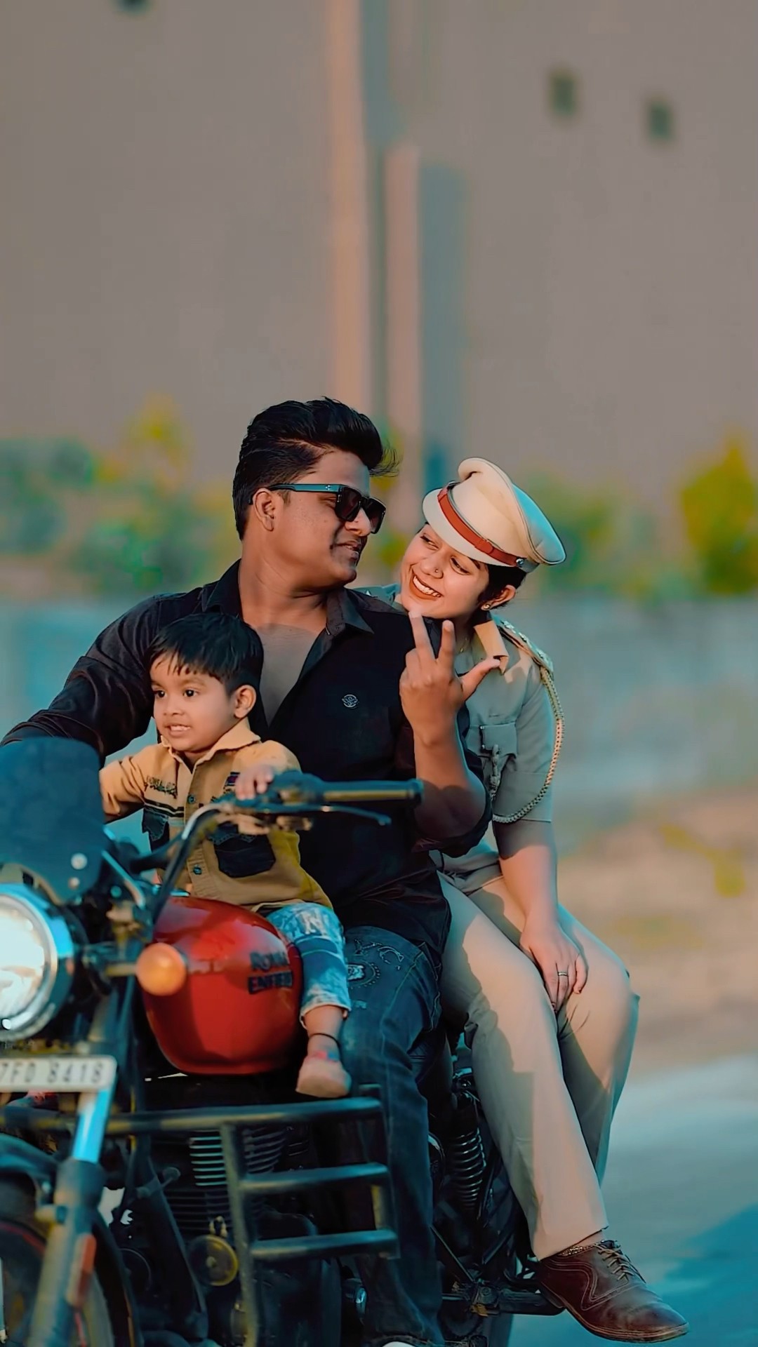 Wife Ban gyi police ?‍♀️ ❤️l Vishal Rajput shorts #vishalsinghrajput #celebratewithshorts