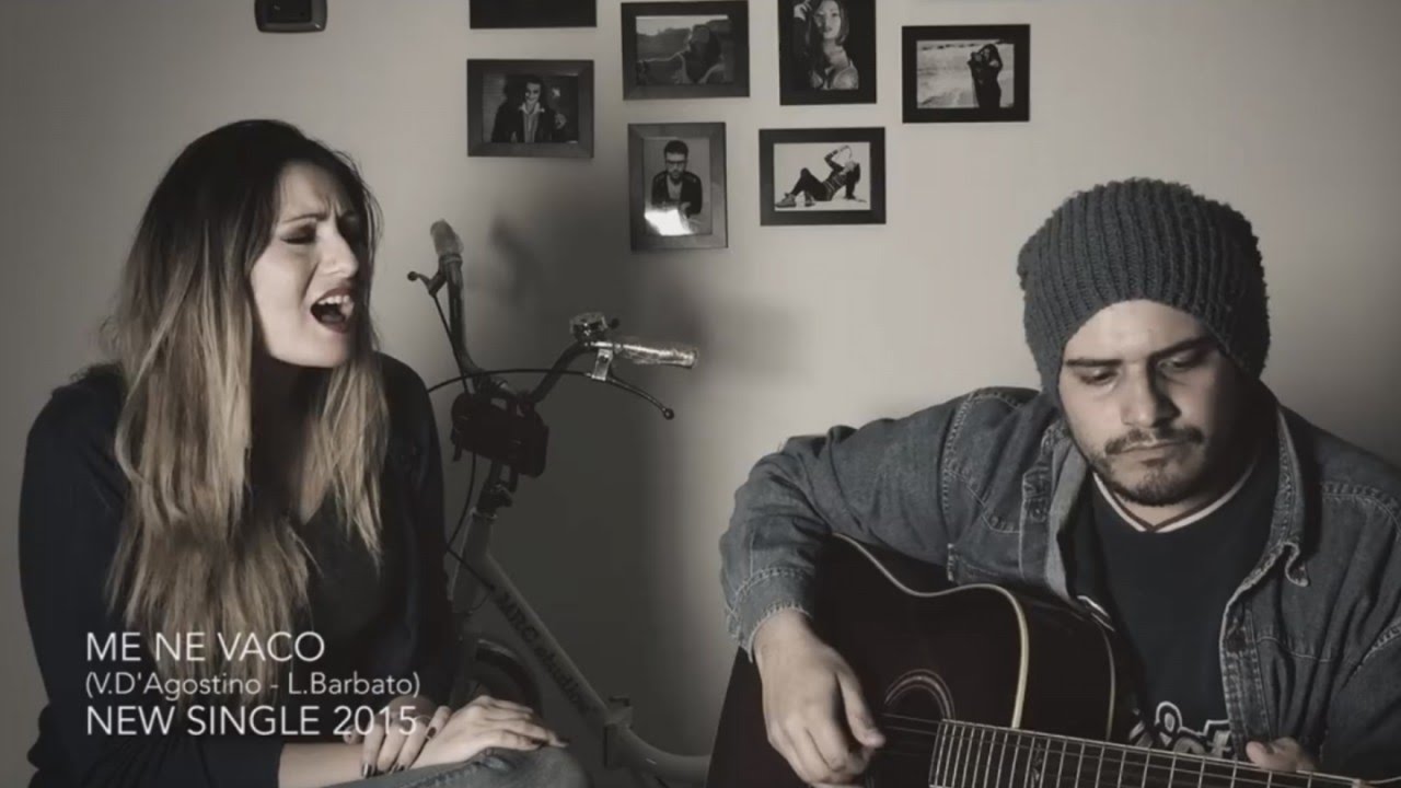 EMILIANA CANTONE - ME NE VACO - LIVE CHITARRA & VOCE