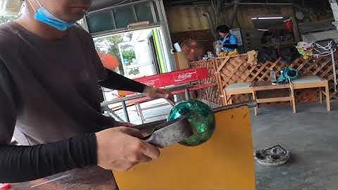 Making a 銀箔大皿 plate