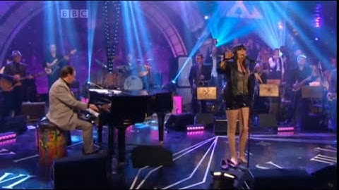 Jools & His Rhythm & Blues Orchestra with Sandie Shaw On Jools Holland Hootenanny 2011