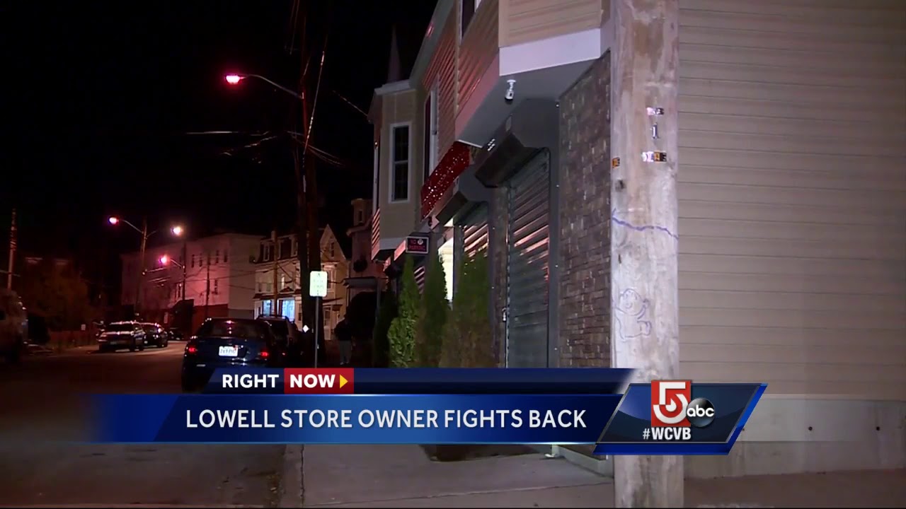 Store owner fights back in attempted robbery - YouTube
