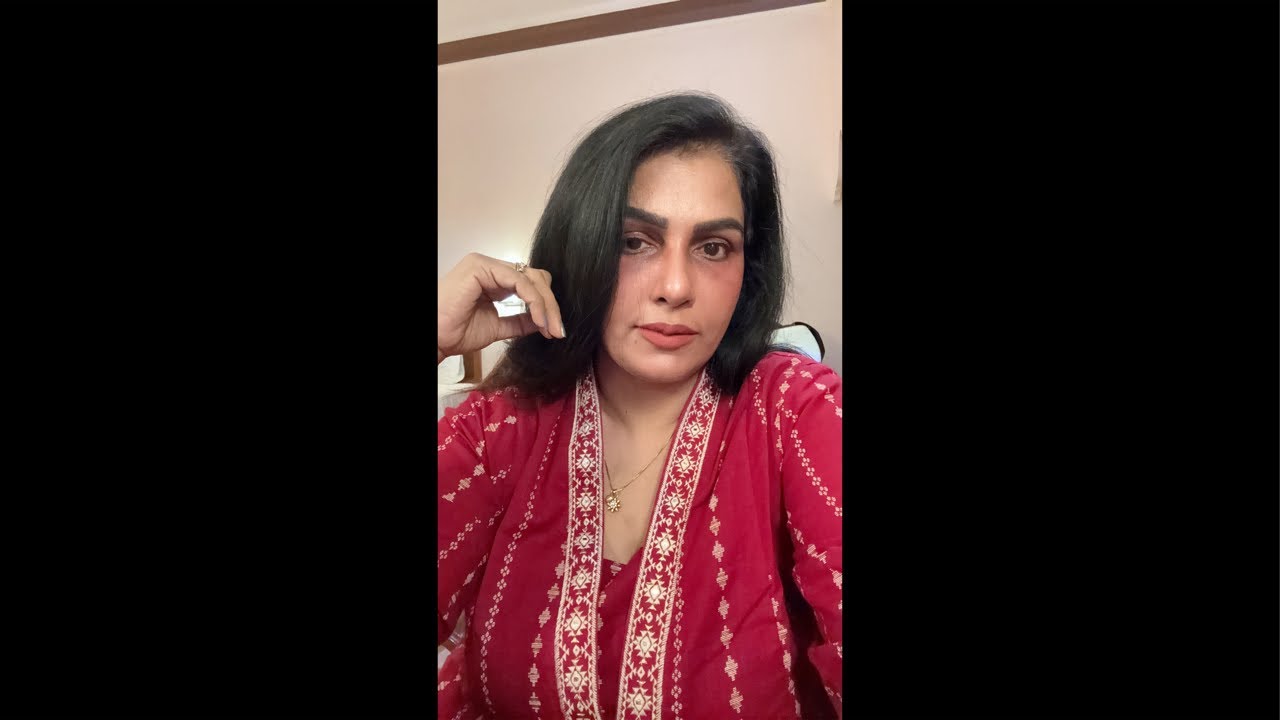 மதுரையில் இருந்து ஒரு hello..ப்ரீயா இருந்தா வாங்க பேசலாம் 🤗✌️