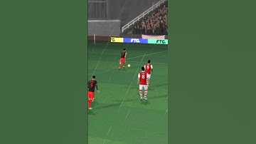 assist by CR7 Score Hero football game