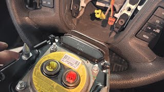 2006 - 2012 Ford Fusion Driver Airbag Remove and Replace - Depower SRS First