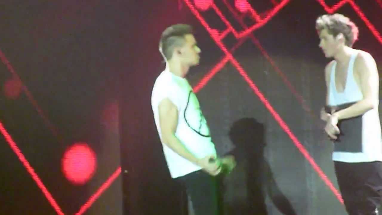 One Direction - Kiss You  - live Sheffield 19 march  2013 - HD