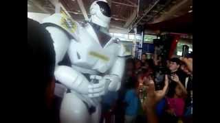 Robô dança  Gangnam Style no SBGames 2012