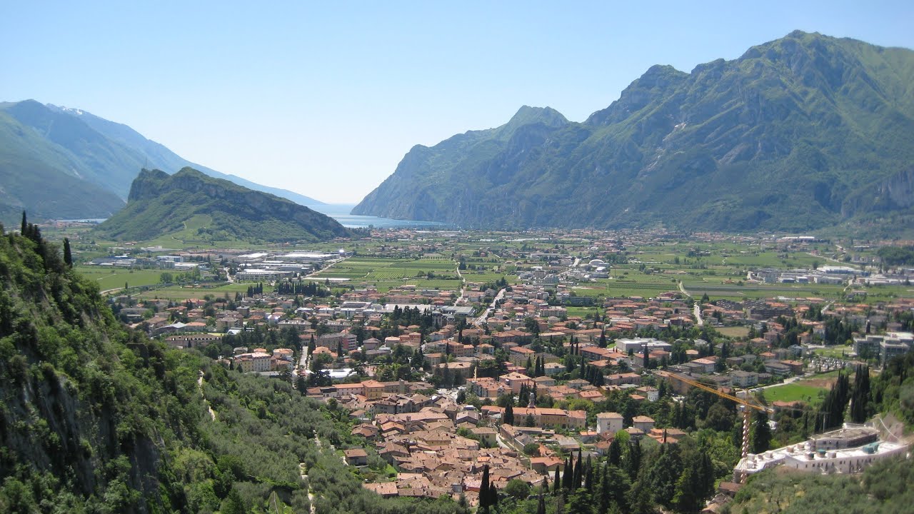 Just climbing around, Arco