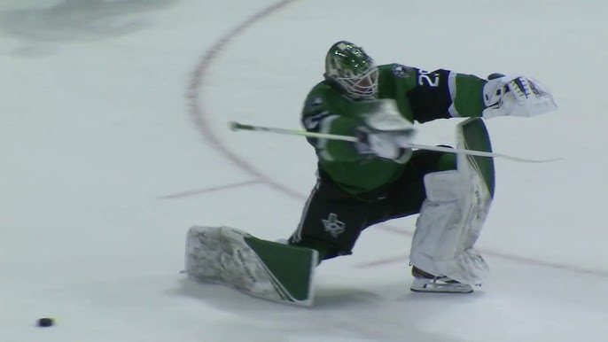 GOTTA SEE IT: Jake Oettinger Makes Incredible Point Blank Paddle Save On  Ondrej Palat 