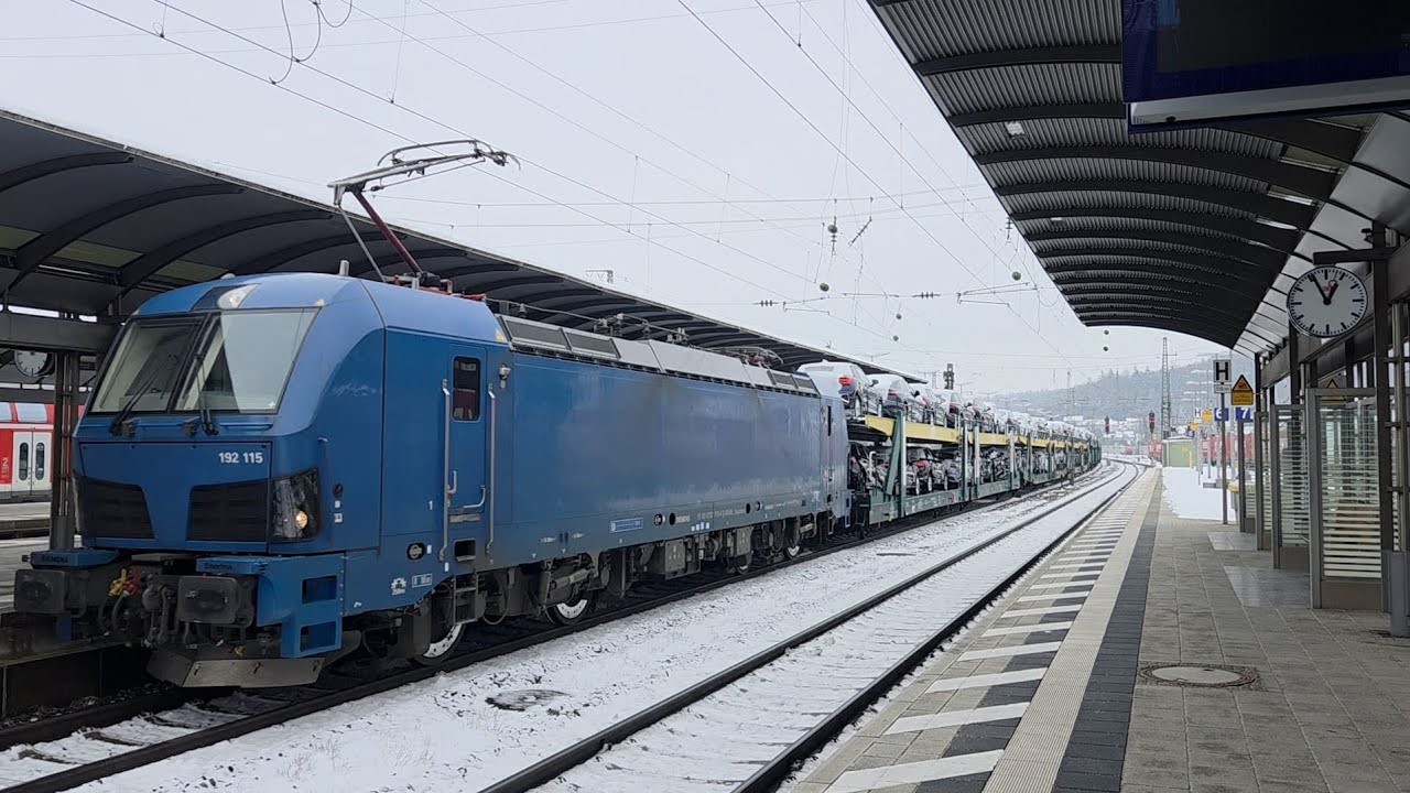BR 192 115 mit einem Autozug in Treuchtlingen.