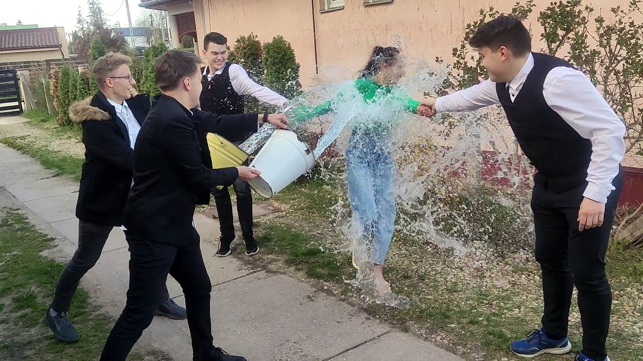 Locsolkodás 2022   Hajdúsámsoni Református fiatalok