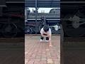 列車の前で体幹トレーニングwithバク宙 #shorts #workoutchallenge