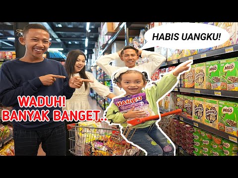 BELI SEMUA YANG BAYI PEGANG DISUPERMARKET😢, GAWAT ARIK SAMPE NANGIS! | Mikael TubeHD