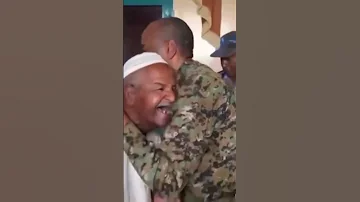 المواطن حماد عبدالله حماد بلقاء البرهان انابة عن الشعب السوداني يتصدر مواقع التواصل 