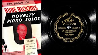 One Finger Joe (1931) - Rube Bloom
An extremely rare Rube Bloom piano solo of one of his novelty piano compositions, dated December 18, 1934.
B-side of this record: https://youtu.be/JWyo83qhqEg
Rube Bloom is known for his distinctive novelty style that can be described as more subdued and closer related to smooth jazz. Futuristic Rag (1923), Spring Fever (1926), and Serenata (1928) are evidence of his immense skill in piano-playing and composing. Later, during the 30s, 40s, 50s, and even 60s, he would shift to writing more jazz standards, but never abandoned novelty entirely despite its vogue dying out at the end of the Roaring Twenties.
More Rube Bloom:
https://youtube.com/playlist?list=PLLMkuz4vEFoOaZ1MdQexEivHjj0pvu6Y1&si=C9SqI0zy5ClIRdpS One Finger Joe (1931) - Rube Bloom