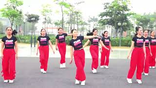 Em mỉm cười trông thật đẹp♥️ Shuffle dance team Quảng Trị