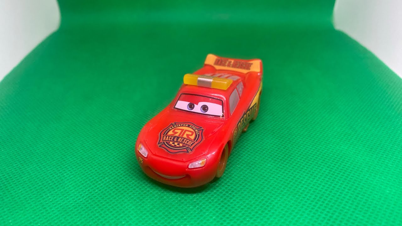 Disney Pixar Cars Diecast Dirt Track Race And Rescue Lightning McQueen 