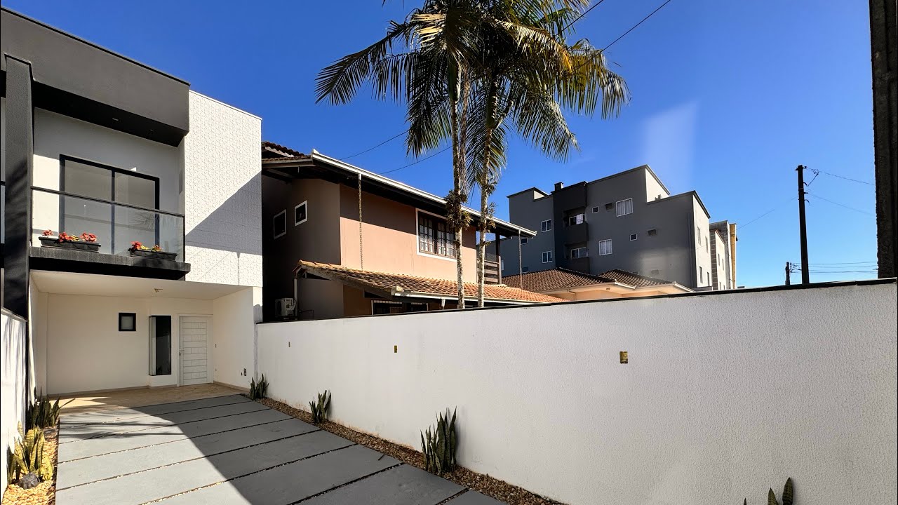 Venda - Casa com 03 quartos no bairro Vila Nova em Joinville