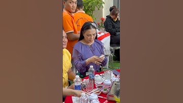 Nsut Cẩm Tiên trẻ mãi không già thật là xinh đẹp tại sinh nhật ca sĩ Hoàng Kim Long