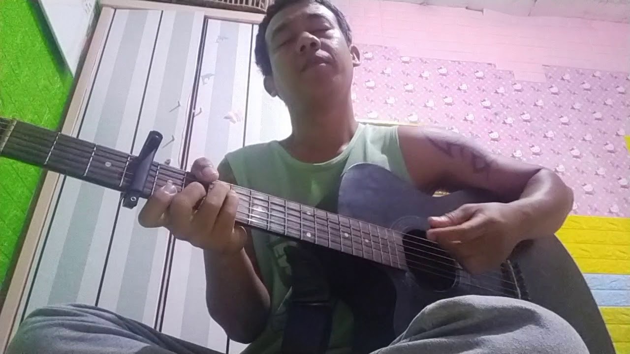 Tai kucing rasa coklat 