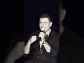 عمرو دياب يغنى خليك هنا خليك