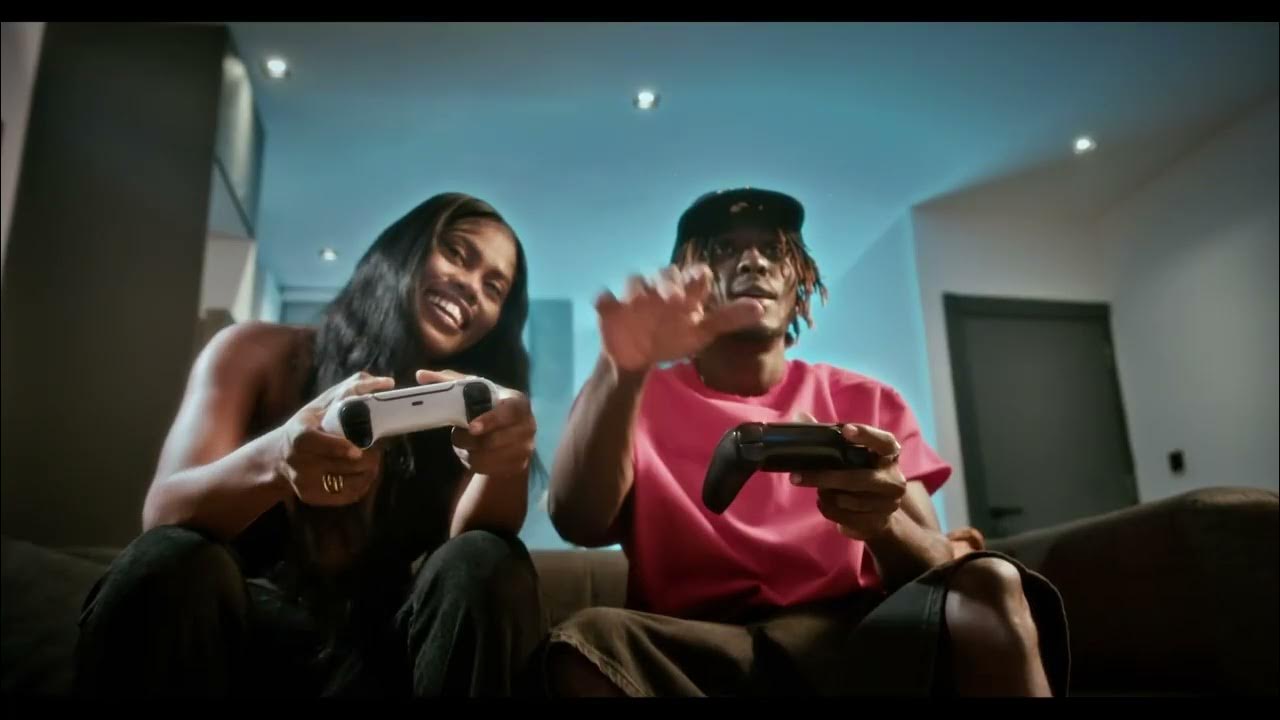 Oseikrom Sikanii - Fine Girl ft. Kofi Mole (Official Video) Oseikrom Sikanii - Fine Girl ft. Kofi Mole (Official Video)
